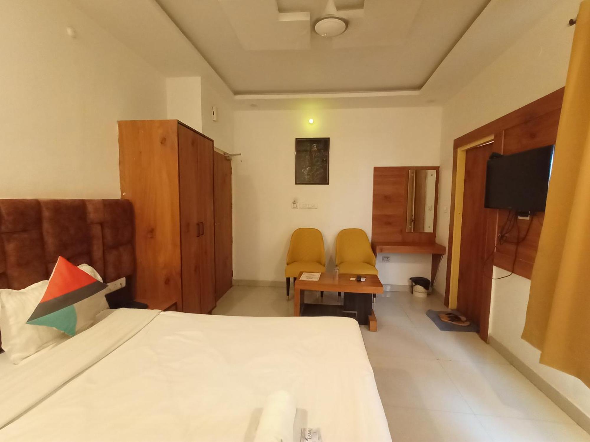 Hotel Global Inn -1 Km From Railway Station - Lift Food And Free Parking 勒克瑙 外观 照片