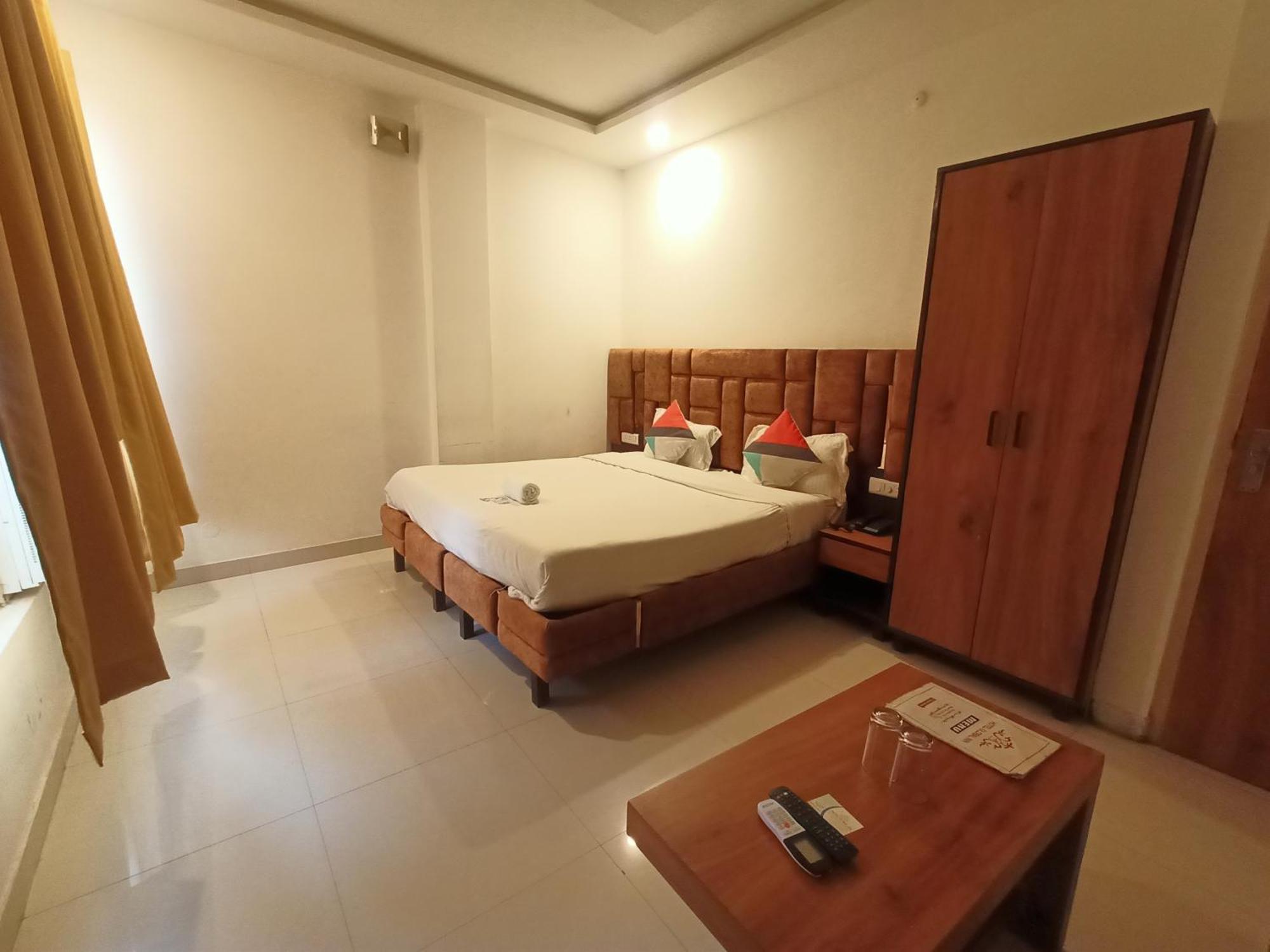 Hotel Global Inn -1 Km From Railway Station - Lift Food And Free Parking 勒克瑙 外观 照片