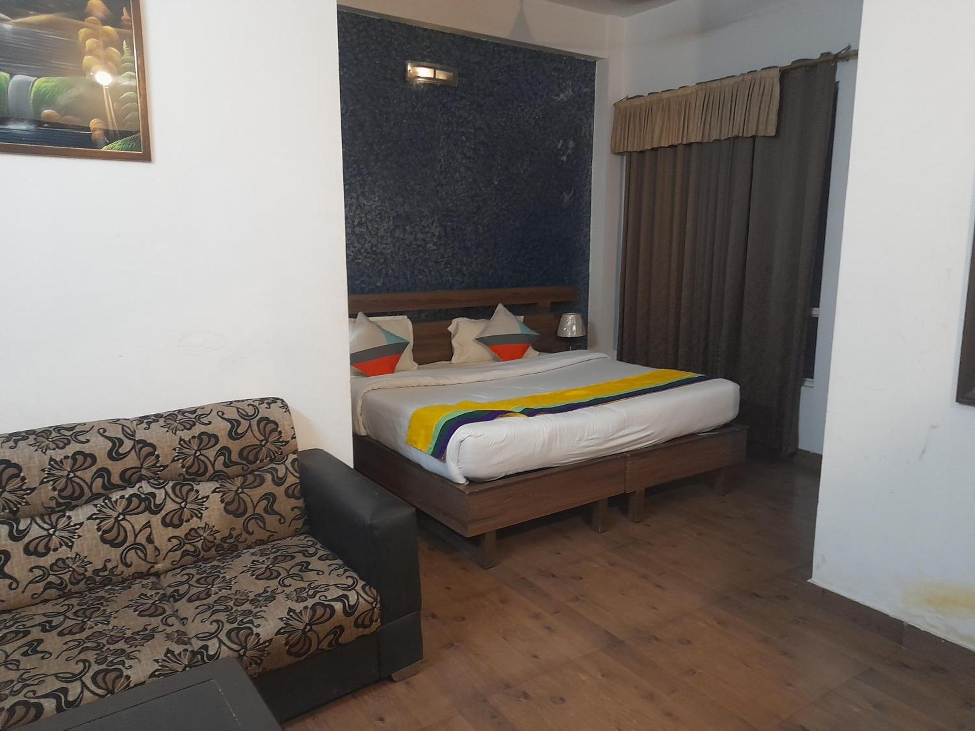 Hotel Global Inn -1 Km From Railway Station - Lift Food And Free Parking 勒克瑙 外观 照片