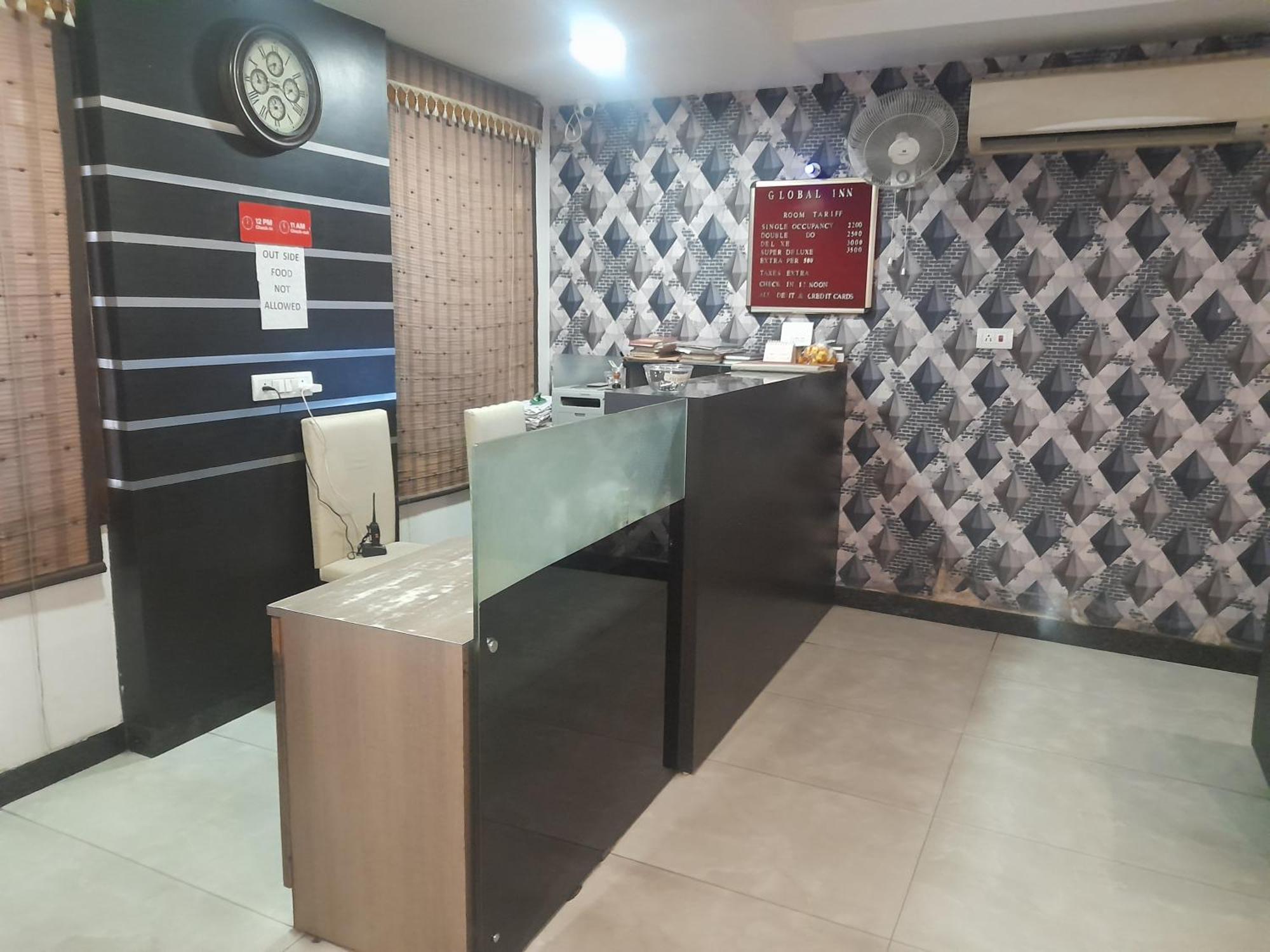 Hotel Global Inn -1 Km From Railway Station - Lift Food And Free Parking 勒克瑙 外观 照片