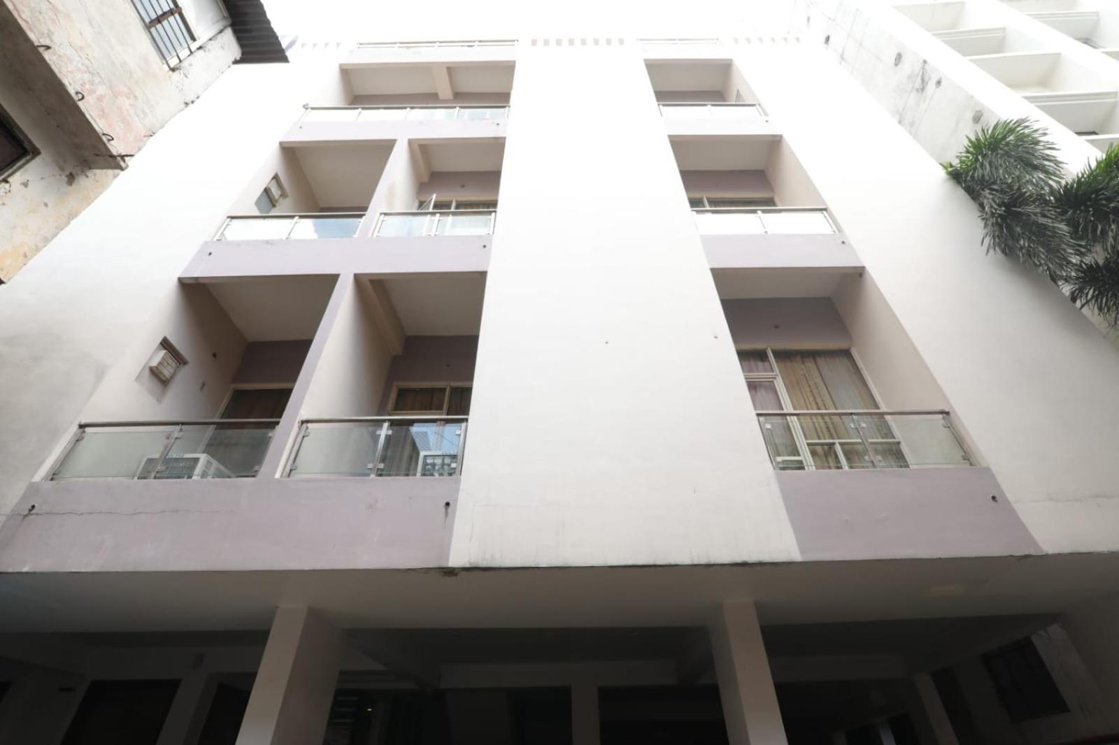 Hotel Global Inn -1 Km From Railway Station - Lift Food And Free Parking 勒克瑙 外观 照片