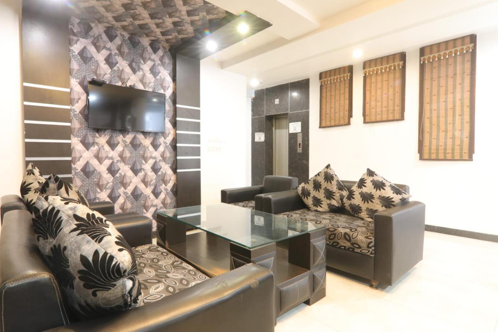 Hotel Global Inn -1 Km From Railway Station - Lift Food And Free Parking 勒克瑙 外观 照片